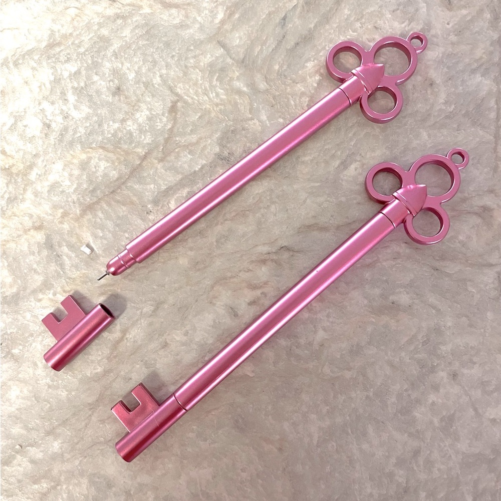 2/$10💕Key Shaped Gel Pens